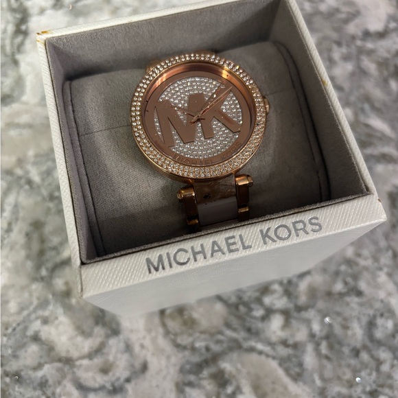 Michael Kors Rose Gold Watch - Picture 2 of 2